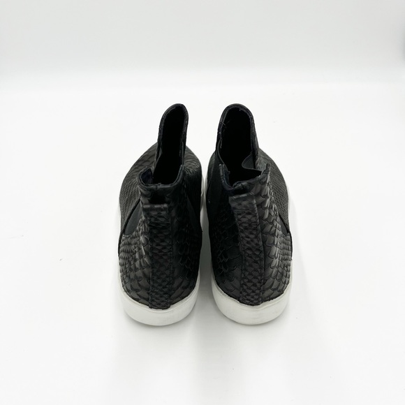 J/Slides Black Faux Reptile Pull On Pointed Toe Chelsea Boot Sneakers Size 7 - Picture 3 of 7